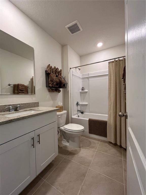 Building Photo - 2219 Lake Preserve Cir