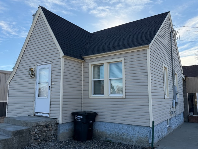 Building Photo - 820 Central Ave