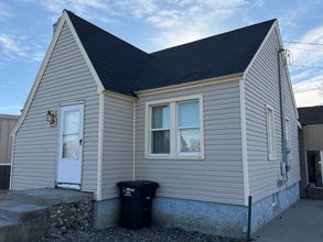 Building Photo - 820 Central Ave