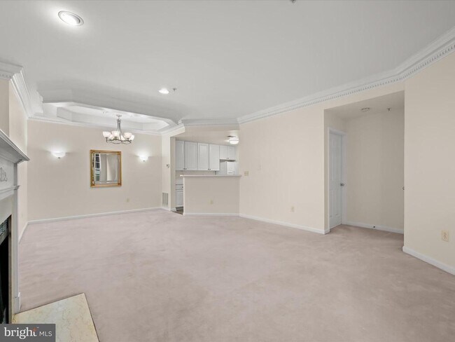Building Photo - 10713 Symphony Way