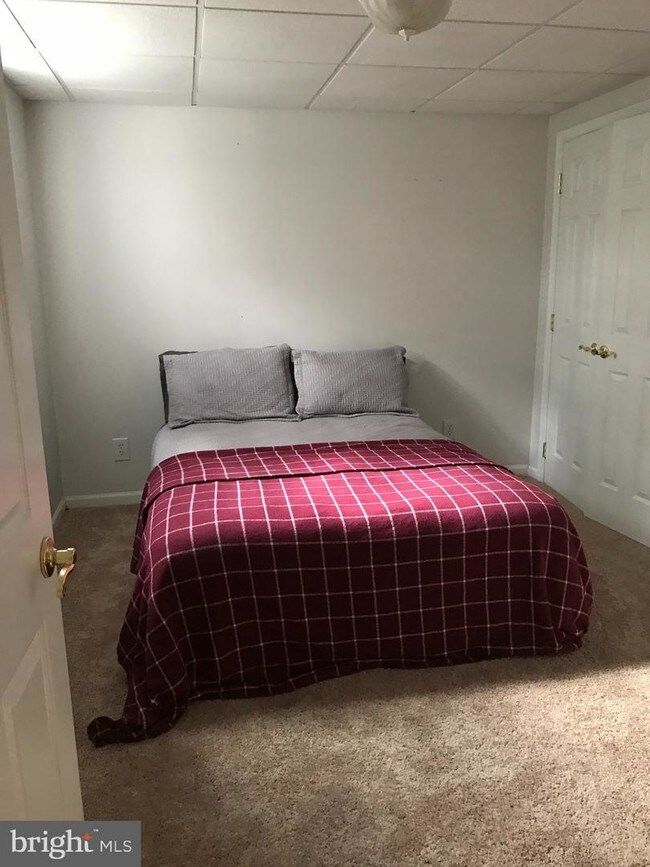 Building Photo - 4353 S Creek Ct