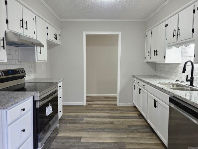 Building Photo - 8 Willowridge Cove