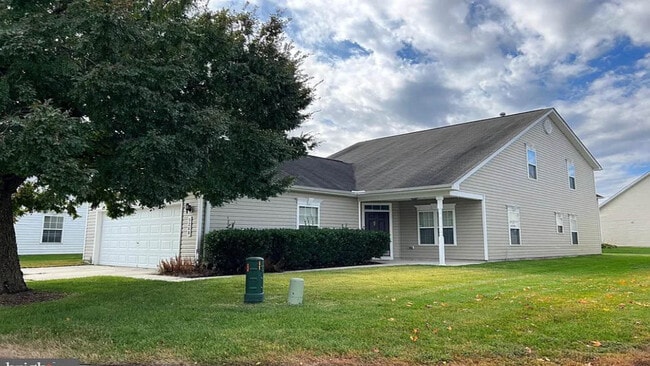 Building Photo - 9268 Tournament Dr