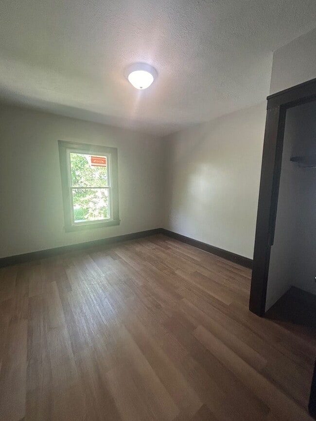 Building Photo - 2103 W 106 ST