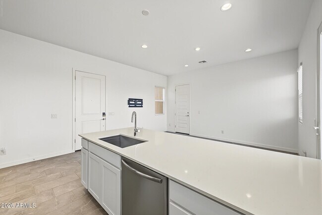 Building Photo - 9654 W Mitchell Dr