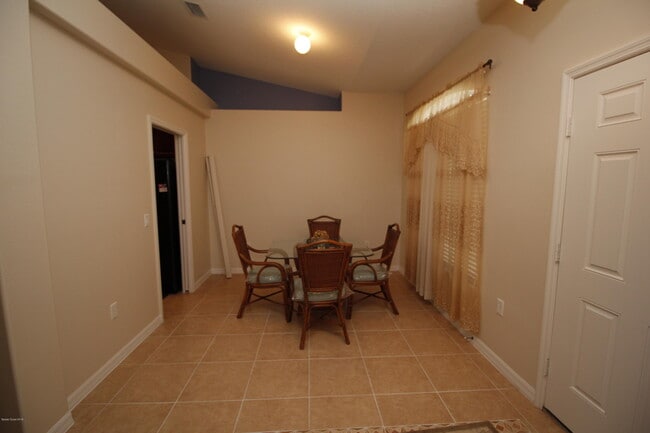 Building Photo - 2891 Felda Ave