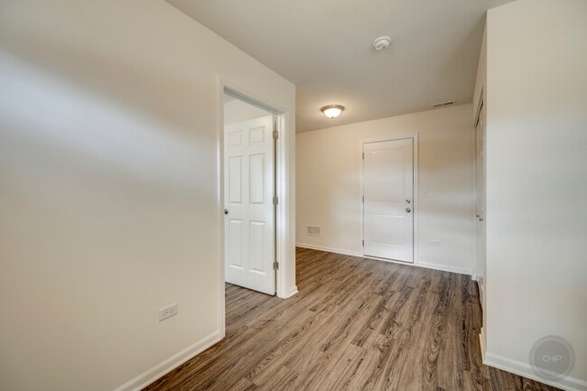 Building Photo - 4138 Irving Rd