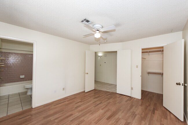 Building Photo - 4598 W 18th Ln