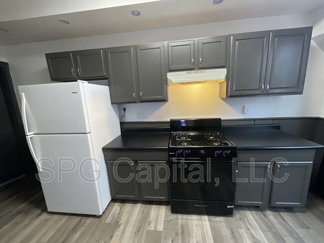 Building Photo - 649 W College Ave