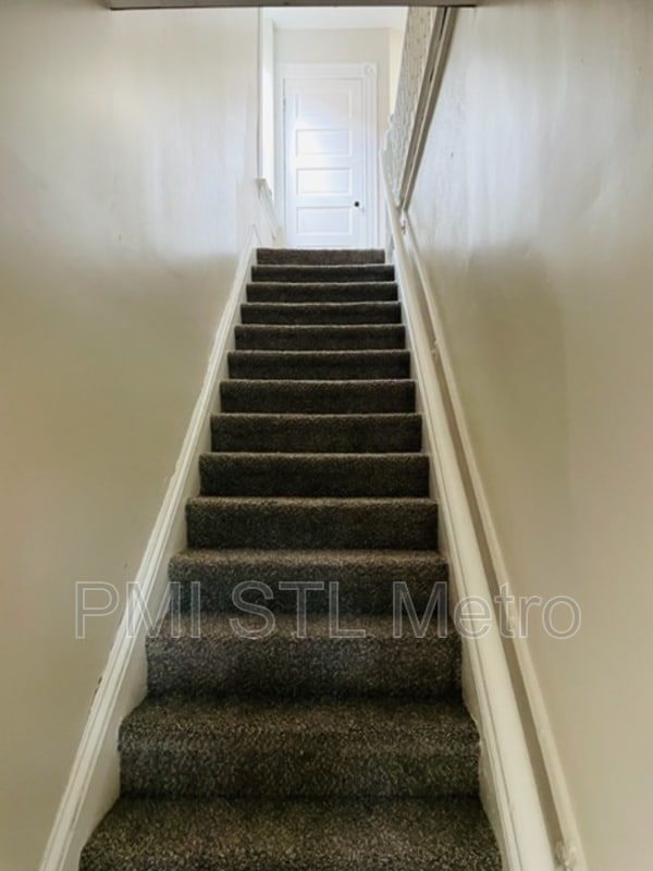 Building Photo - 4037-4039-4039 Enright Ave