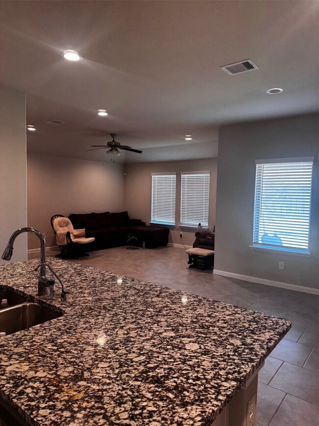 Building Photo - 5515 Russett Bay Ct