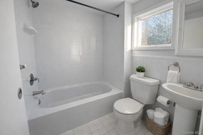 Building Photo - 6466-66 Hawley Ave