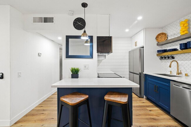 Building Photo - 6314 Friars Rd