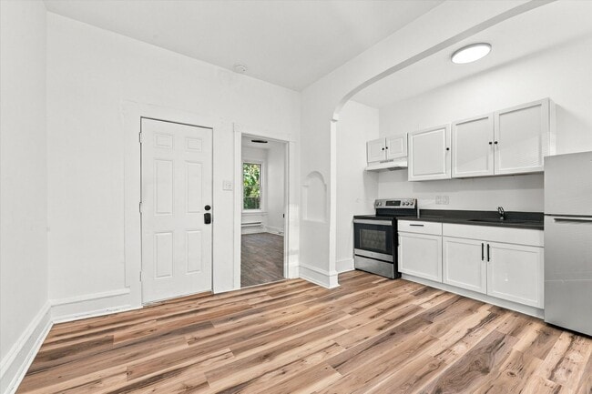 Building Photo - 1216 N 41st St