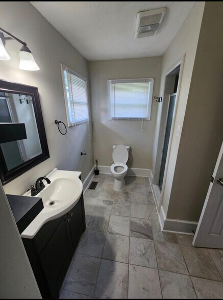 Building Photo - 509 Northampton Rd