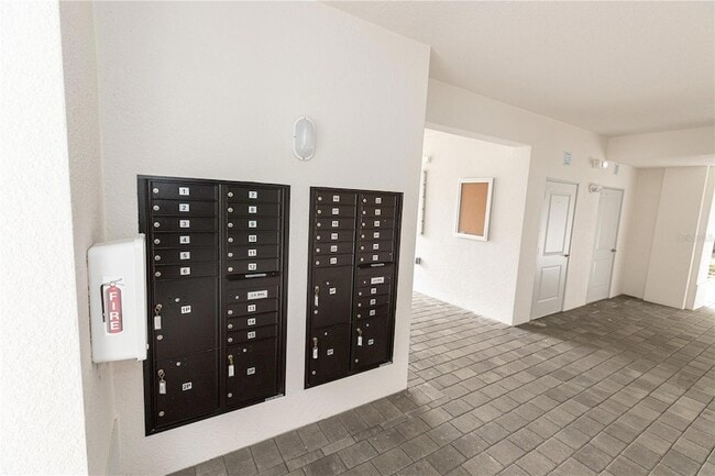 Building Photo - 15375 Grn Acrs Ave