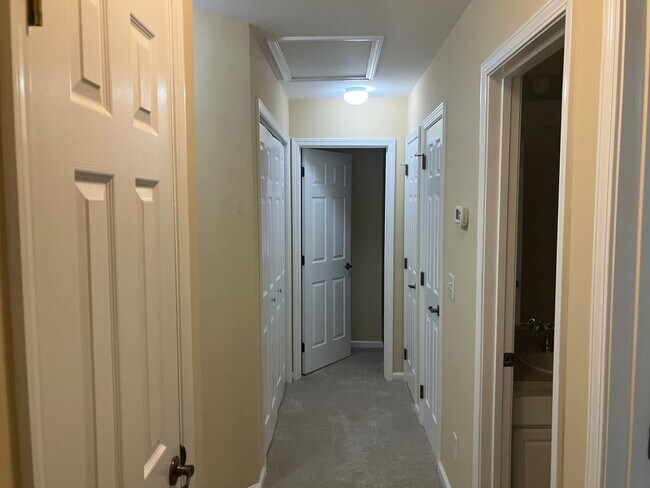 Building Photo - 3BR / 2.5 BA  At Bluffton Park