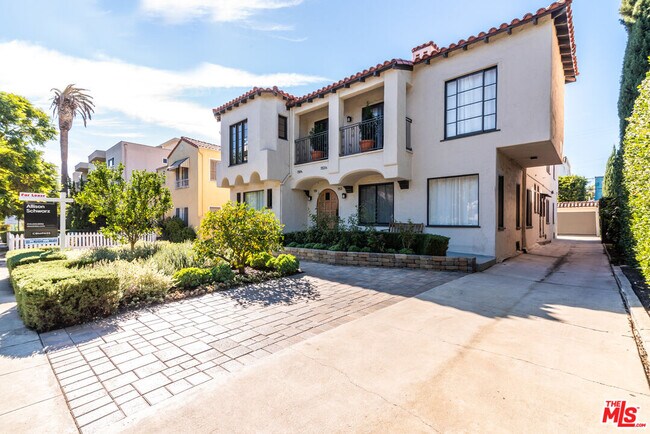 Building Photo - 751 Croft Ave