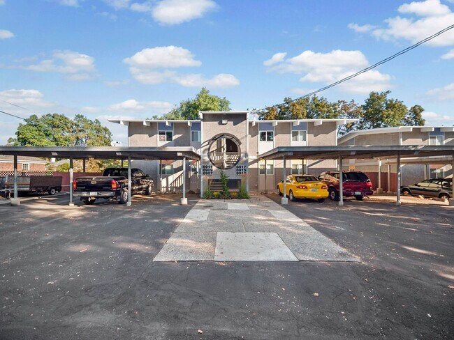 Building Photo - RENOVATED 2BD/1BA MILLWOOD APARTMENT | A/C | COVERED PARKING | PET FRIENDLY | AVAIL UPON REQUEST