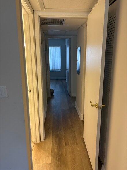 Building Photo - 3802 N Lake Dr