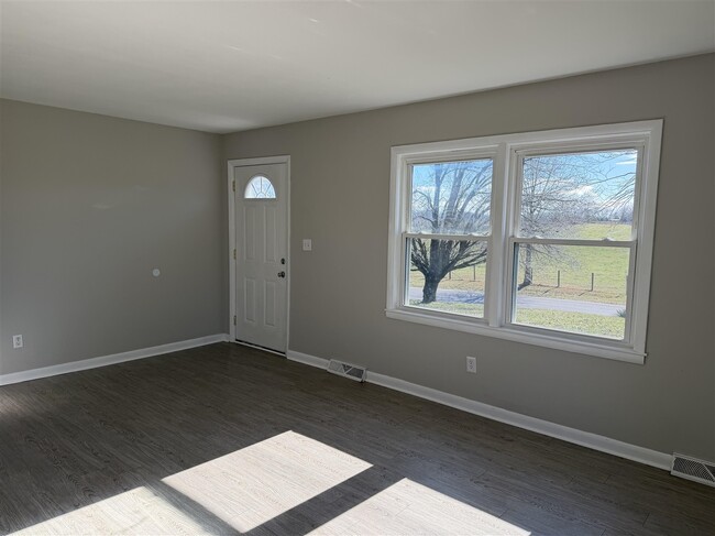 Building Photo - 602 Salmons Blackjack Rd