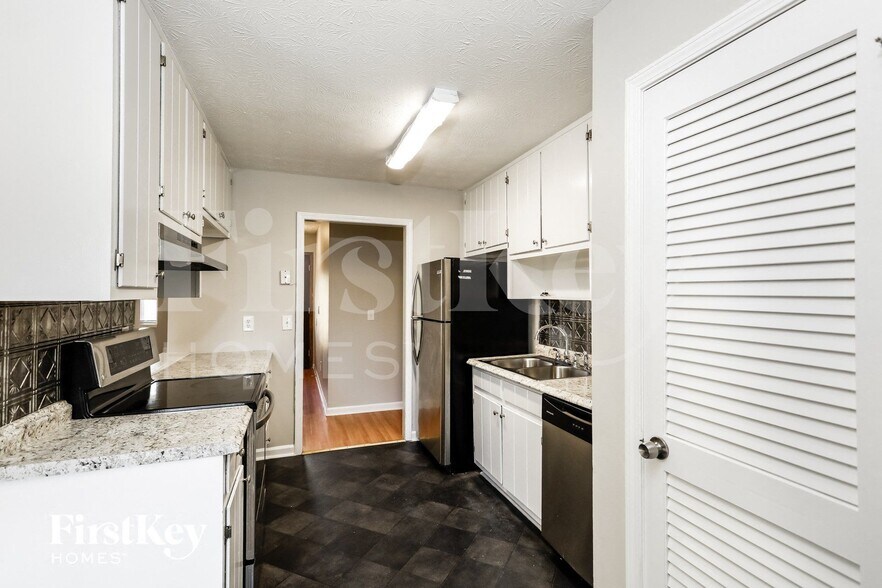 Building Photo - 334 Spring Ridge Dr