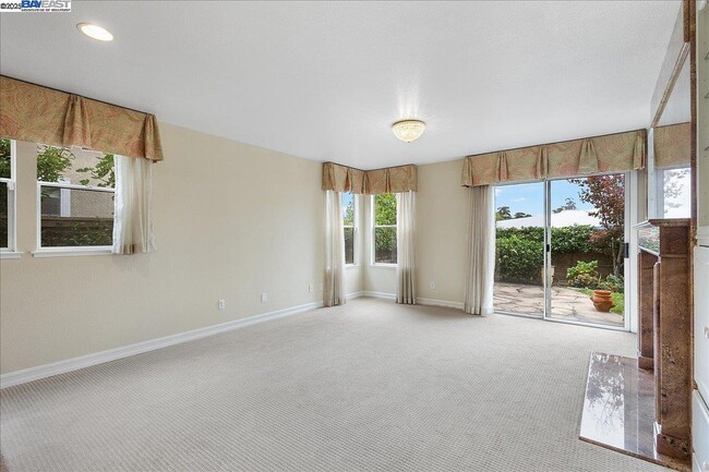 Building Photo - 3 Cerruti Ct