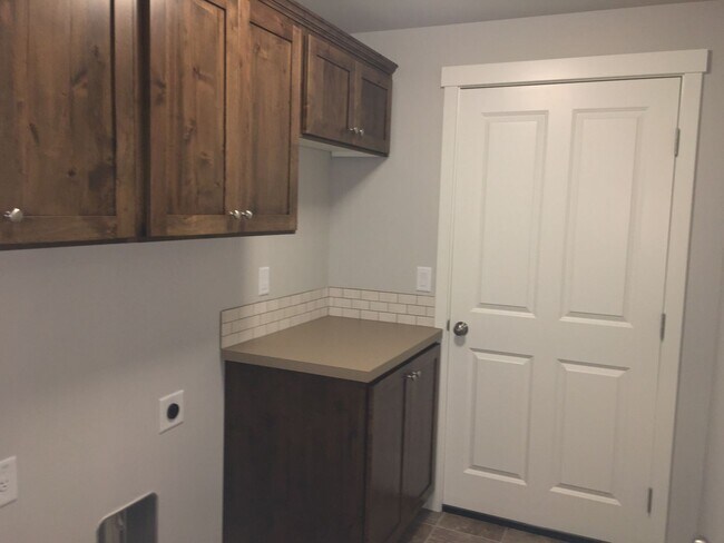 Building Photo - 3 Bedroom 2 Bath Home in Fieldstone Crossing