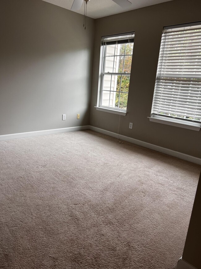 Building Photo - 708 Tattnall Dr