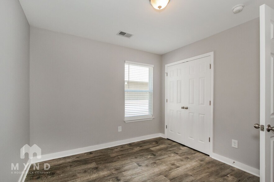 Building Photo - 10 Willowridge Ln