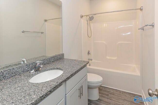 Building Photo - 125 River Springs Ct