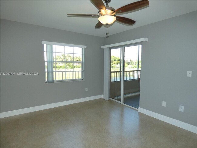 Building Photo - 2841 N Oakland Forest Dr