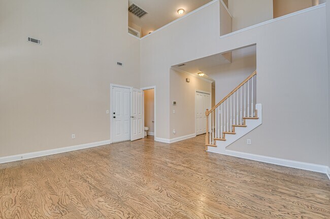 Building Photo - 200 Kline St NW