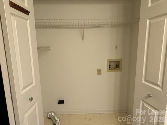 Building Photo - 1908 Thurmond Pl