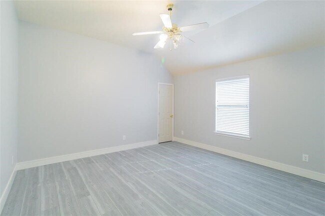 Building Photo - 6210 Pleasant Stream Dr