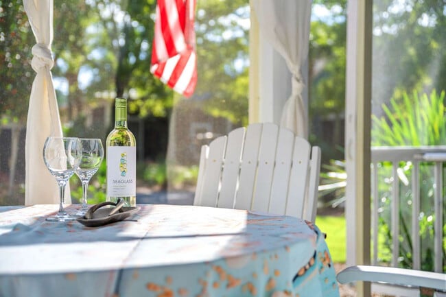 Building Photo - 2469 Bungalo Ln