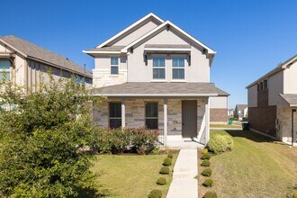Building Photo - Beautiful Northfields Home | Quartz Counters, Open Floor Plan & Appliances Included
