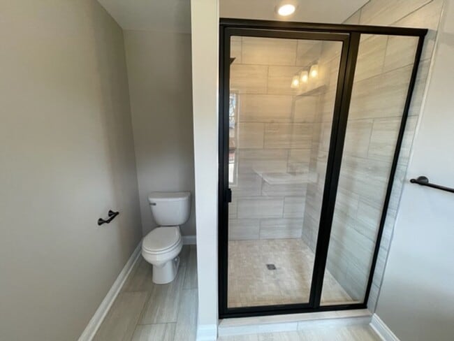 Building Photo - 3 Bedroom 2 1/2 Bathroom Home!