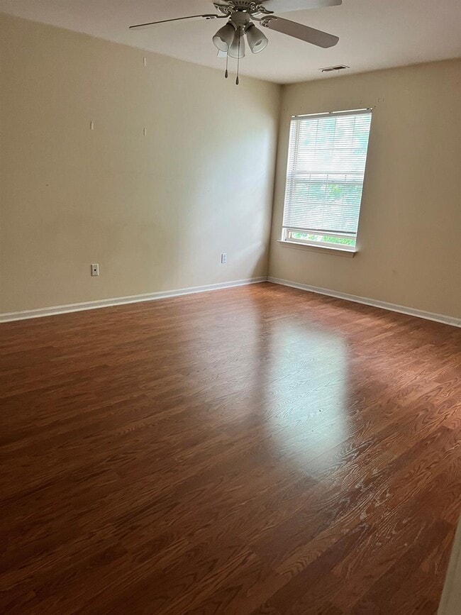 Building Photo - 7446 Lacy Dr