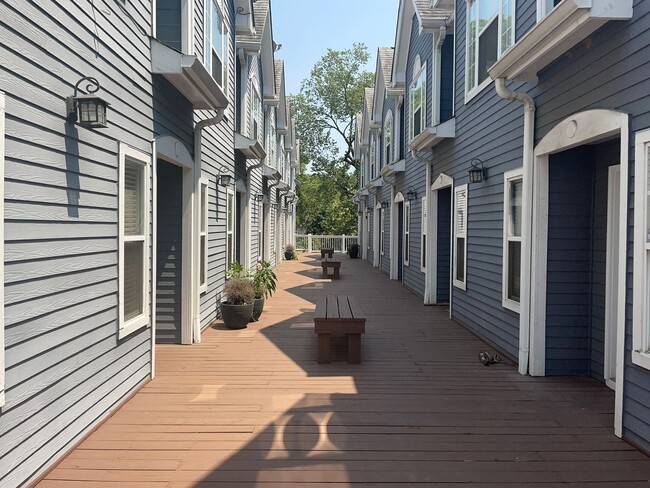 Building Photo - 3-Story Townhome in Historic Fourth Ward – Uptown Living