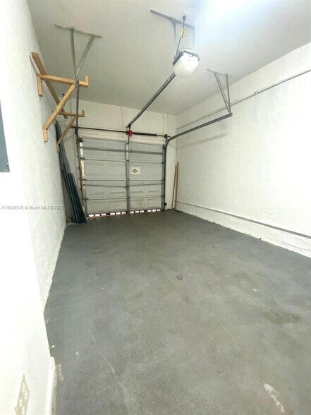 Building Photo - 12854 SW 49th Ct