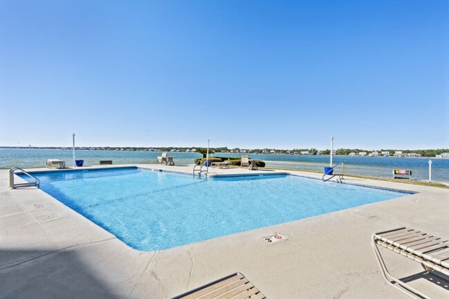 Building Photo - 1516 Sandpiper Ln