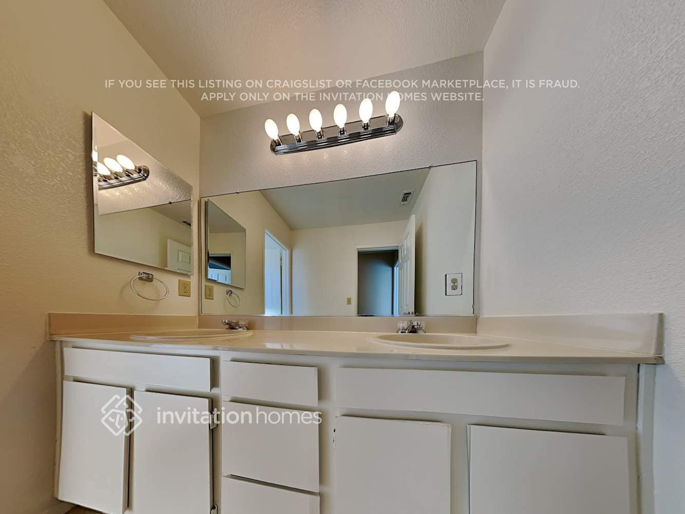 Building Photo - 844 Tranquil Ln