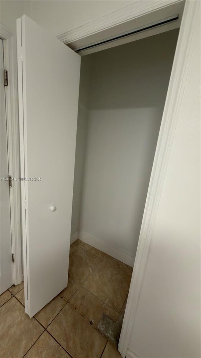 Building Photo - 808 84th St