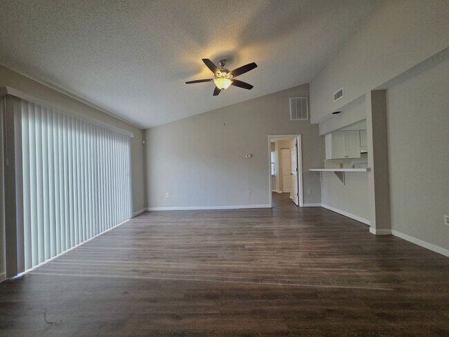 Building Photo - Beautiful 2 Bedroom 2 Bathroom Unit in Wil...