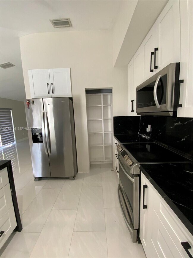 Building Photo - 30162 SW 159th Ave