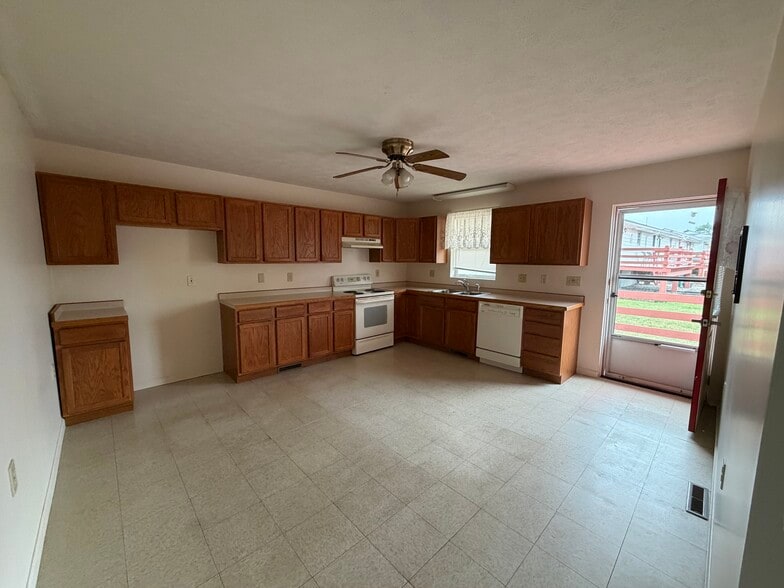 Building Photo - 1250 Galavotti Pl