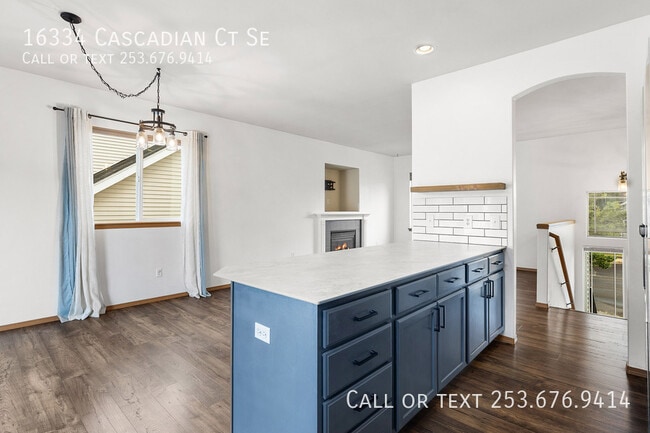 Building Photo - 16334 Cascadian Ct SE