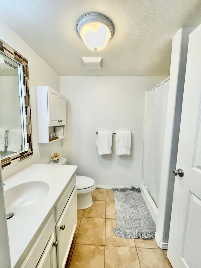 Building Photo - UPPER WEST SIDE- Villas at Kahana Ridge -3 bedroom/2 Bath- Semi Furnished Condo