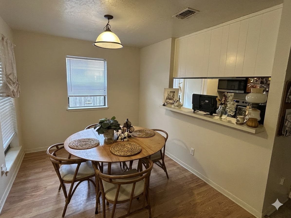 Building Photo - 702 Cross Timbers Dr